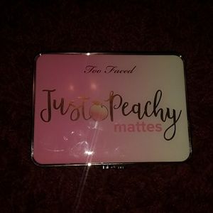 Too Faced Just Peachy Mattes Pallete